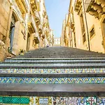 بيت ضيافة A Due Passi Dalla Scalinata 3*