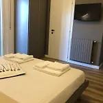 A Due Passi Dalla Scalinata كالتاجيروني