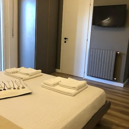 A Due Passi Dalla Scalinata كالتاجيروني