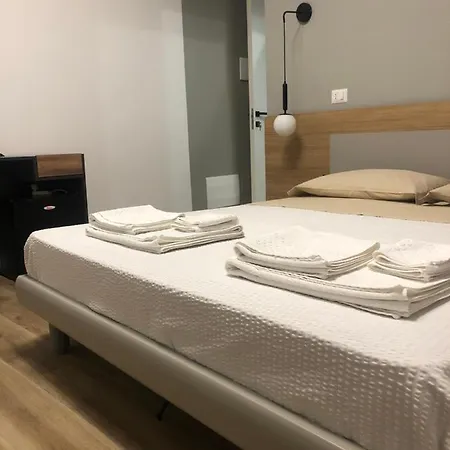 بيت ضيافة A Due Passi Dalla Scalinata 3*