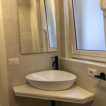 بيت ضيافة A Due Passi Dalla Scalinata 3*